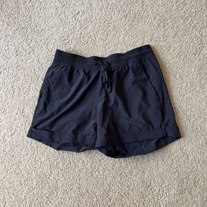 Lululemon spring break away shorts